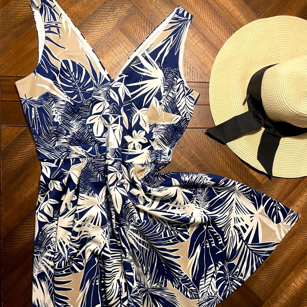 Sleeveless Blue Tropical Skater Dress with Leaf Pattern and Middle Cutout